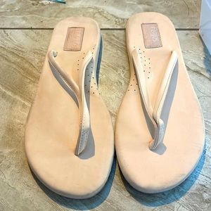 Flojos flip flops